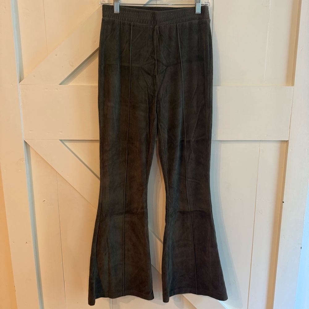 Aerie Women’s Olive Green Flare Leg Ribbed Pants Size Small Lounge Athleisure